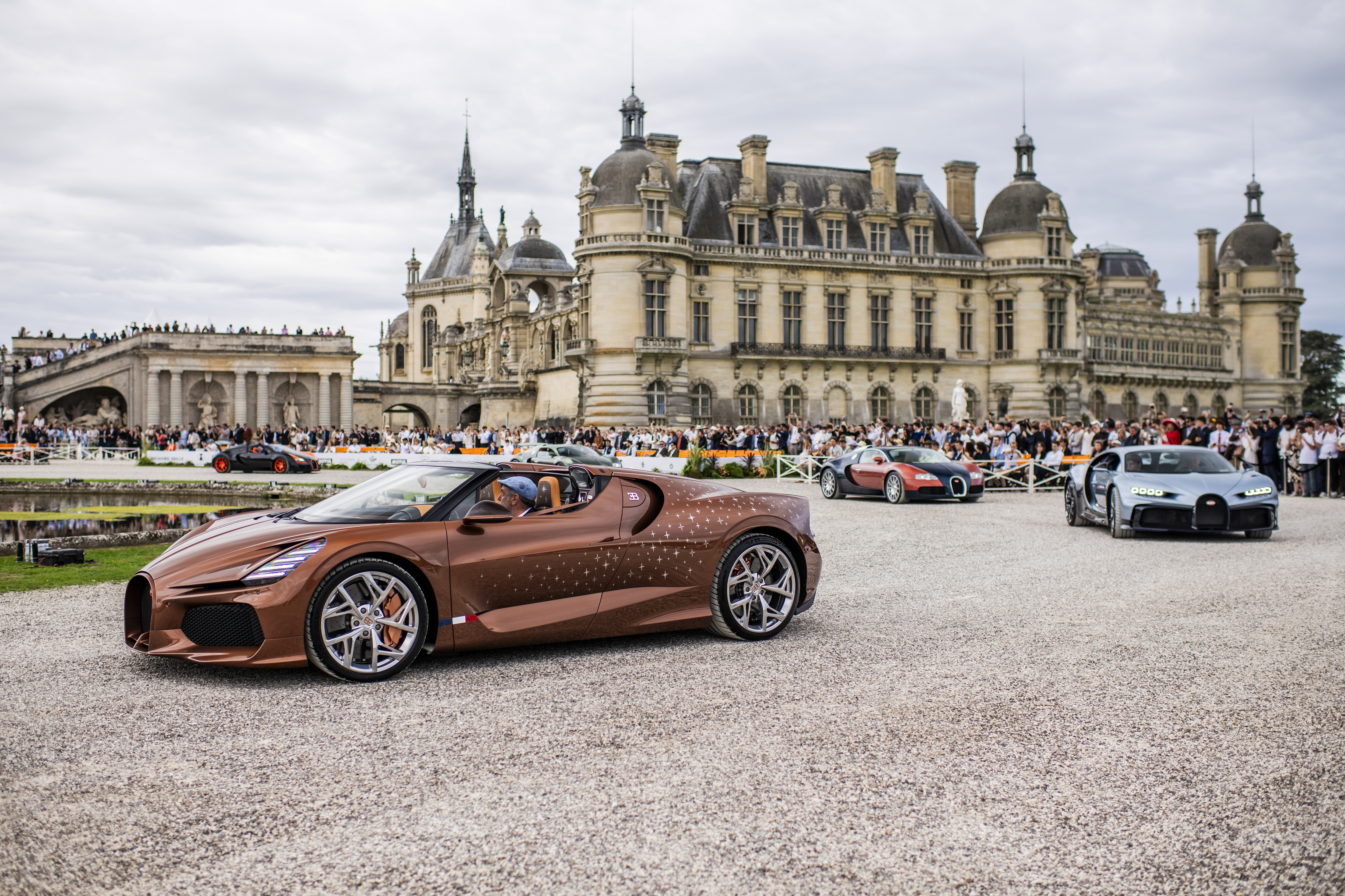 At Chantilly, Bugatti brought together the W16 Mistral Sur Mesure ‘Le Retour du Jeune Prince’, the Veyron La Maison Pur Sang 20 Years, the W16 Mistral World Record Car and the Veyron Grand Sport Vitesse World Record Car. Together, they represent different chapters in the marque’s modern history.